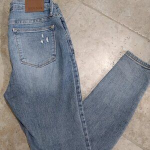 Judy Blue Jeans, Size 7/28, Distressed light wash